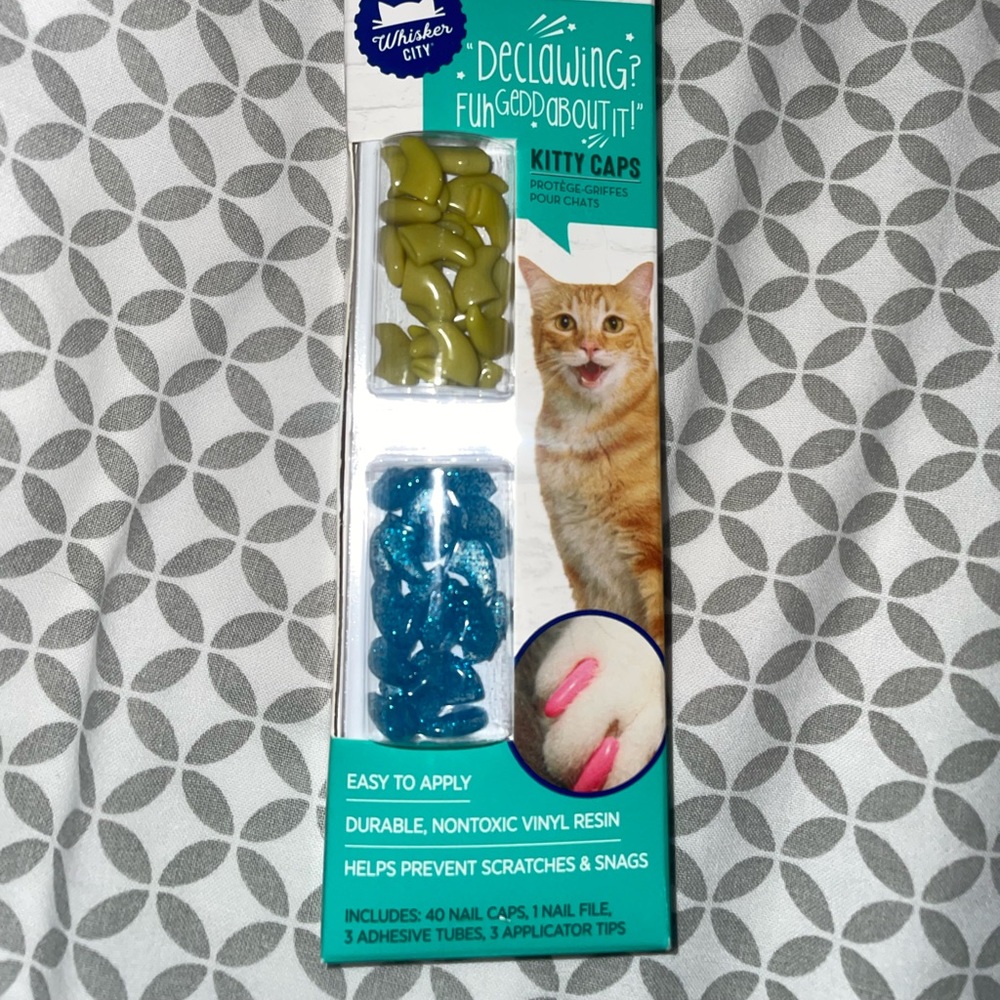 NWT Medium Kitty Caps